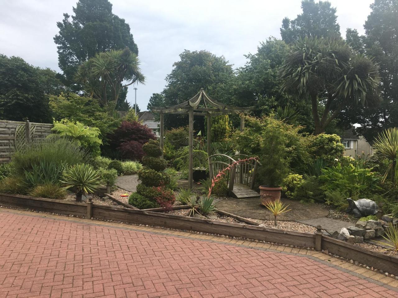 더글러스 The Firs - Englefield Studio B&B 외부 사진